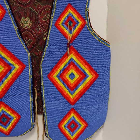 Lakota Native American hand beaded vest 50s - Picture 3 of 7